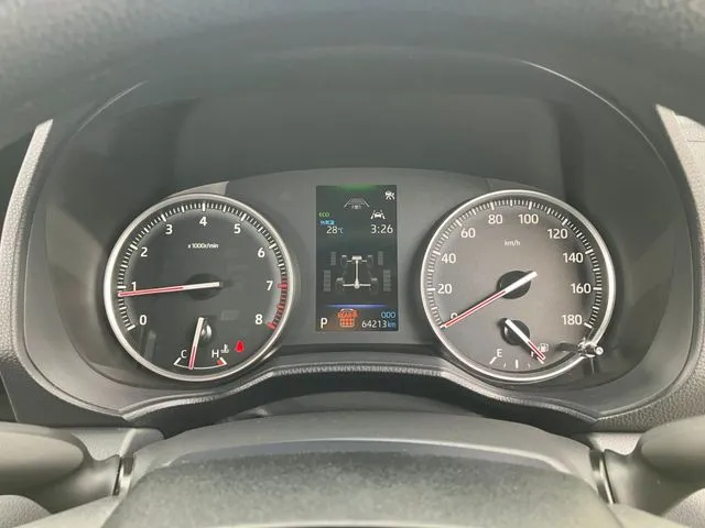 トヨタ　ノア　４ＷＤ