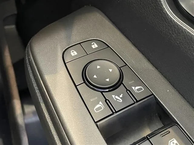 セレナ(ニッサン)の車両写真