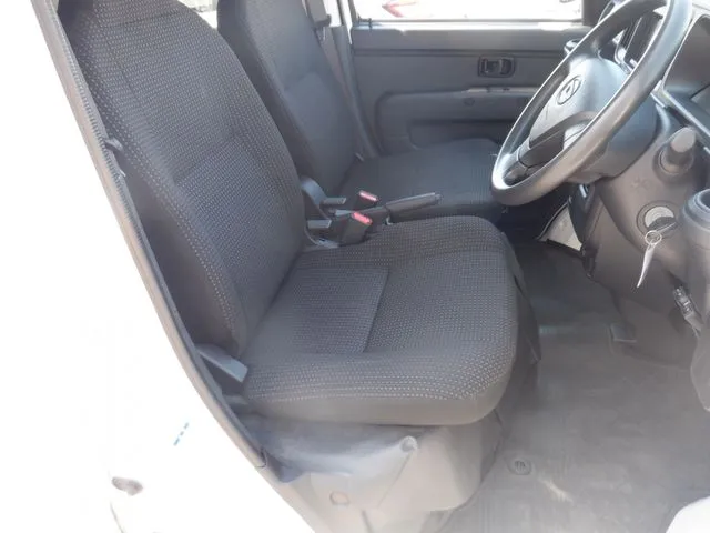 ハイゼットカーゴ 4WD(ダイハツ)の車両写真