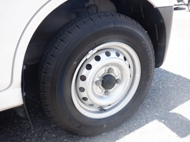 ハイゼットカーゴ 4WD(ダイハツ)の車両写真