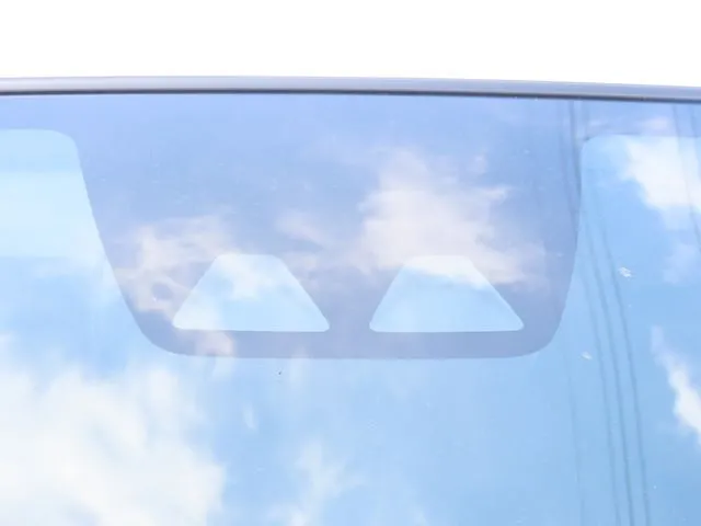 ミラ　イース（ダイハツ）の車両写真