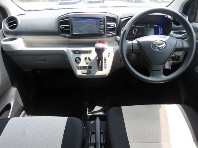 ミラ　イース（ダイハツ）の車両写真