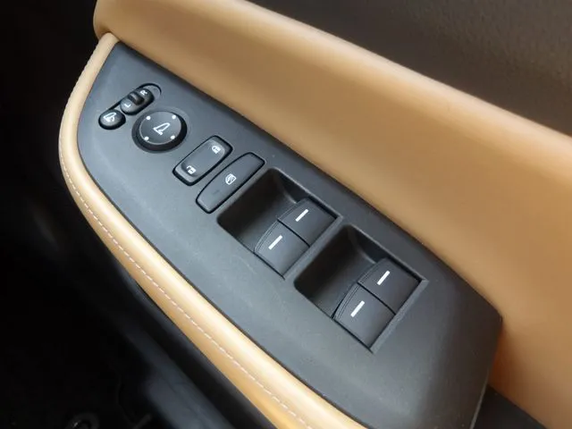 フィット e:HEV 4WD(ホンダ)の車両写真
