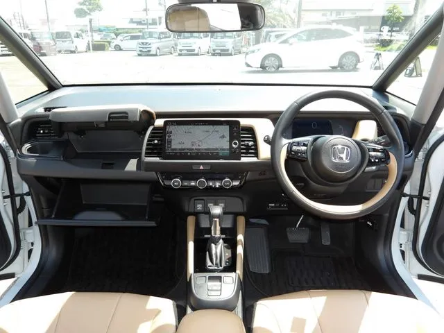 フィット e:HEV 4WD(ホンダ)の車両写真