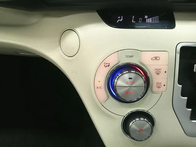 シエンタ 4WD(トヨタ)の車両写真