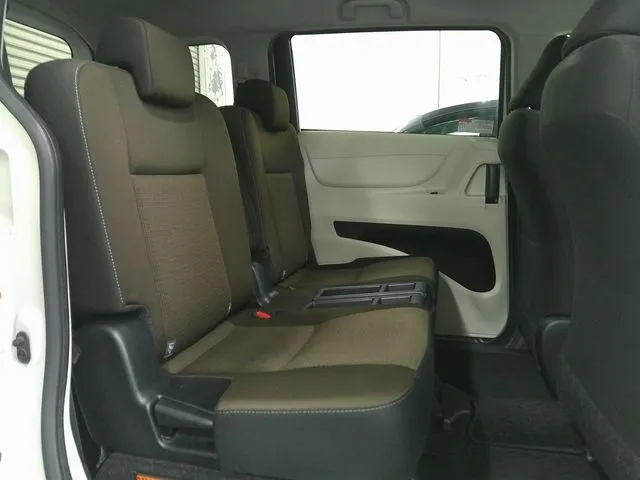 シエンタ 4WD(トヨタ)の車両写真