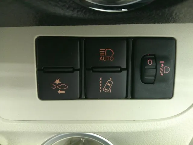 シエンタ 4WD(トヨタ)の車両写真