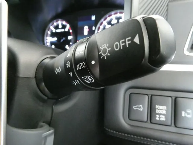 デリカ D:5 4WD(ミツビシ)の車両写真