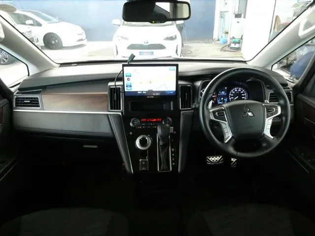 デリカ D:5 4WD(ミツビシ)の車両写真