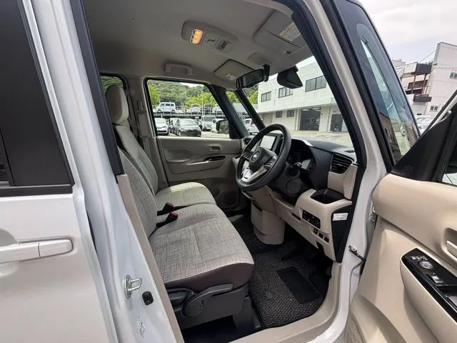 ルークス(ニッサン)の車両写真