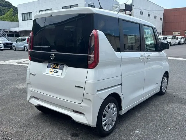 ルークス(ニッサン)の車両写真