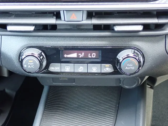 ノート（ニッサン）の車両写真