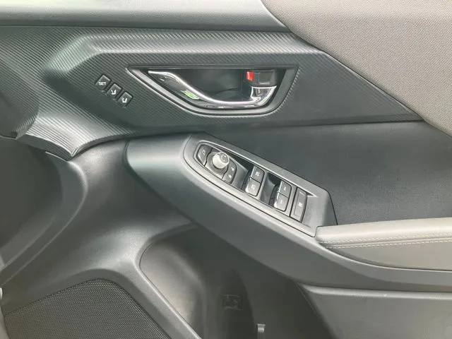 スバル　クロストレック