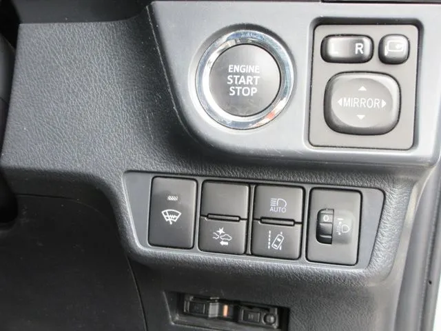 カローラフィールダー 4WD(トヨタ)の車両写真