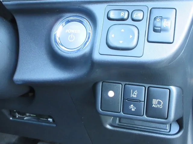 アクア(トヨタ)の車両写真