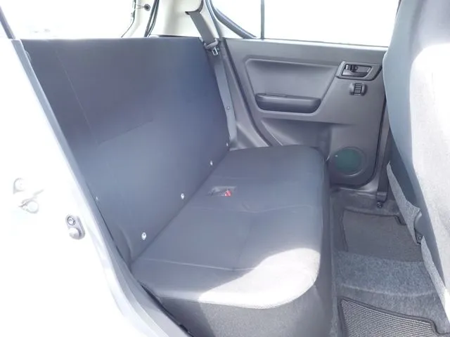 ミラ　イース（ダイハツ）の車両写真