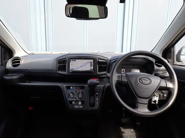 ミラ　イース（ダイハツ）の車両写真