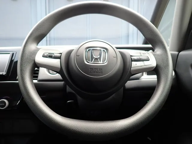 フィット　ｅ：ＨＥＶ（ホンダ）の車両写真