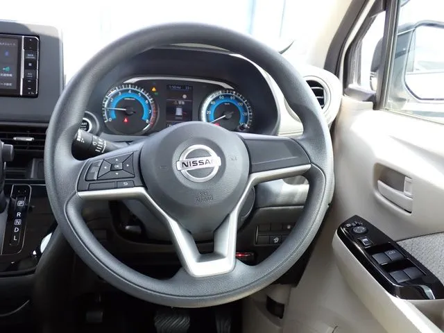 デイズ（ニッサン）の車両写真