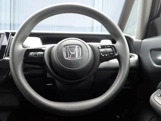 フィット e:HEV 4WD(ホンダ)の車両写真