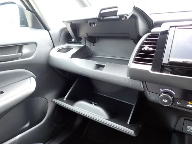 フィット e:HEV 4WD(ホンダ)の車両写真