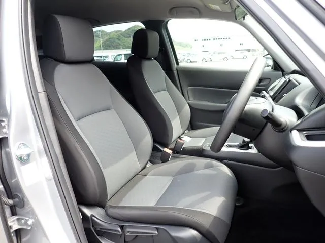 フィット e:HEV 4WD(ホンダ)の車両写真