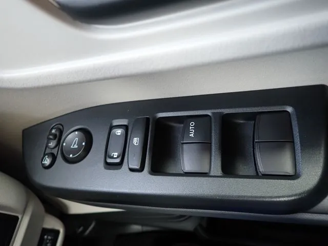 ホンダ　Ｎ　ＢＯＸ　４ＷＤ
