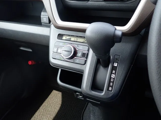 ダイハツ　ムーヴ　４ＷＤ