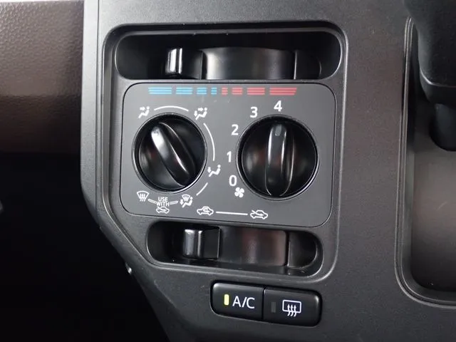 トール（ダイハツ）の車両写真
