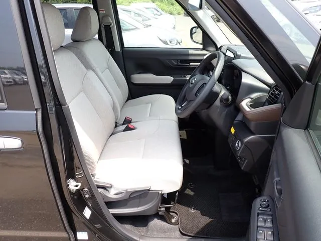ダイハツ　ムーヴ　４ＷＤ