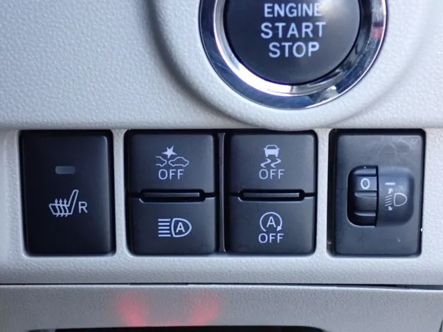 ムーヴ（ダイハツ）の車両写真