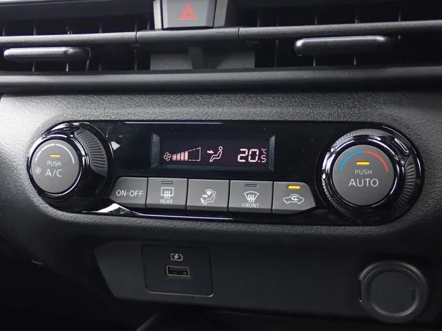 ノート（ニッサン）の車両写真