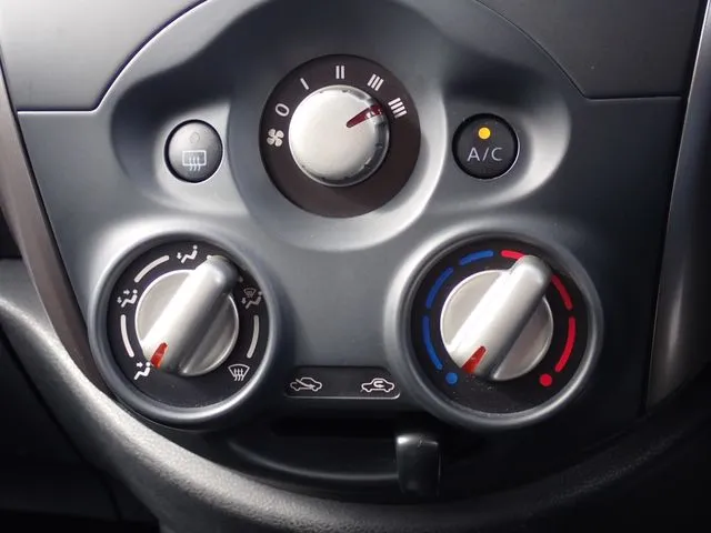 マーチ(ニッサン)の車両写真