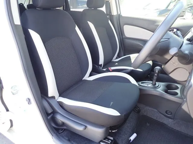 ノート(ニッサン)の車両写真
