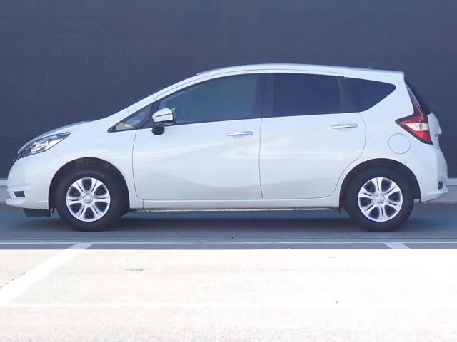 ノート(ニッサン)の車両写真