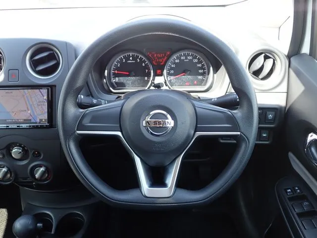 ノート(ニッサン)の車両写真