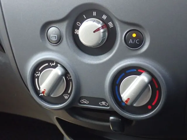 ノート(ニッサン)の車両写真