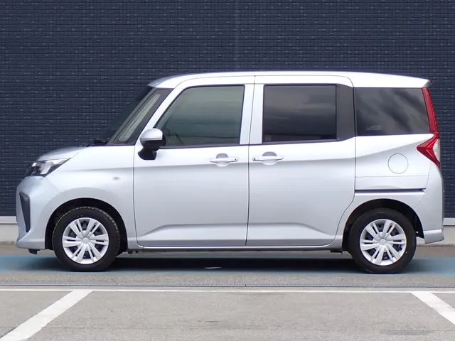 トール 4WD(ダイハツ)の車両写真