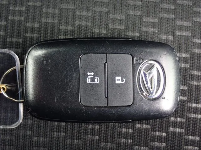 トール 4WD(ダイハツ)の車両写真