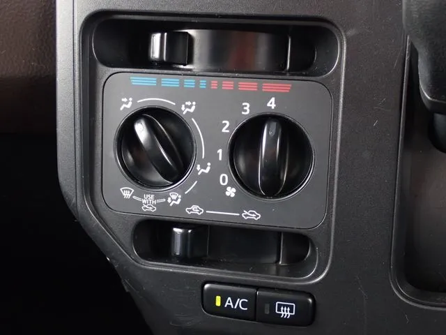 トール 4WD(ダイハツ)の車両写真