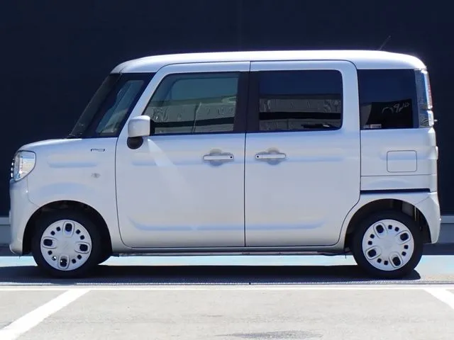 スペーシア(スズキ)の車両写真