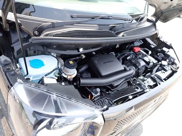 ホンダ　Ｎ　ＢＯＸ　４ＷＤ