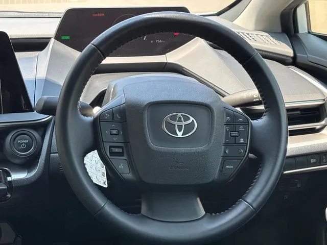 プリウス（トヨタ）の車両写真