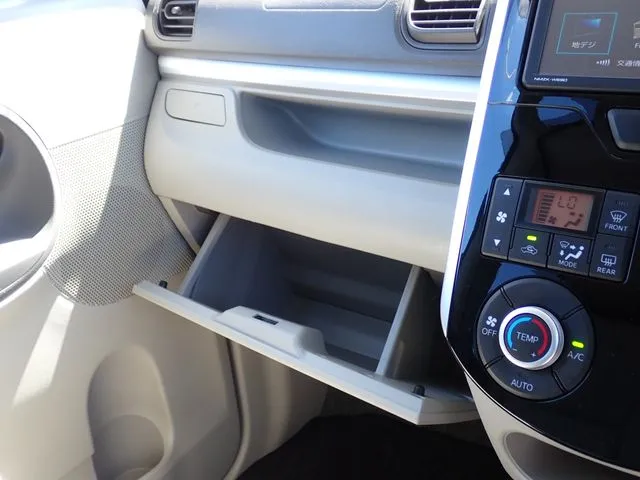 タント（ダイハツ）の車両写真