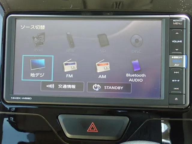タント（ダイハツ）の車両写真