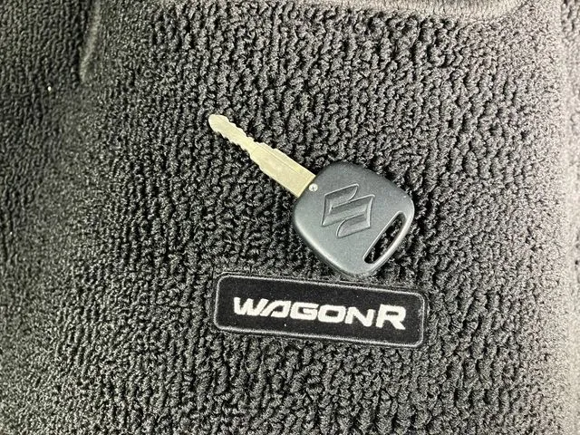 スズキ　ワゴンＲ　４ＷＤ