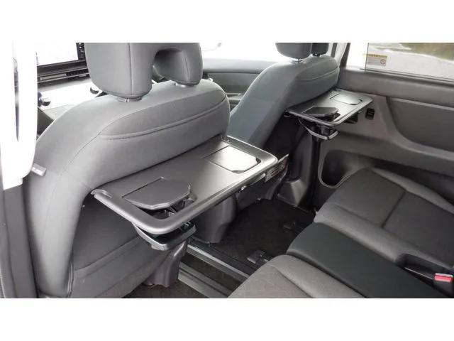 セレナ(ニッサン)の車両写真