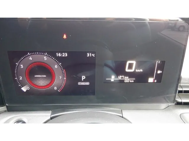 セレナ(ニッサン)の車両写真