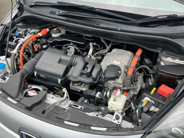 ホンダ　フィット　ｅ：ＨＥＶ　４ＷＤ