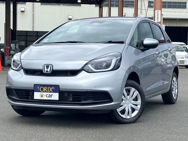 ホンダ　フィット　ｅ：ＨＥＶ　４ＷＤ